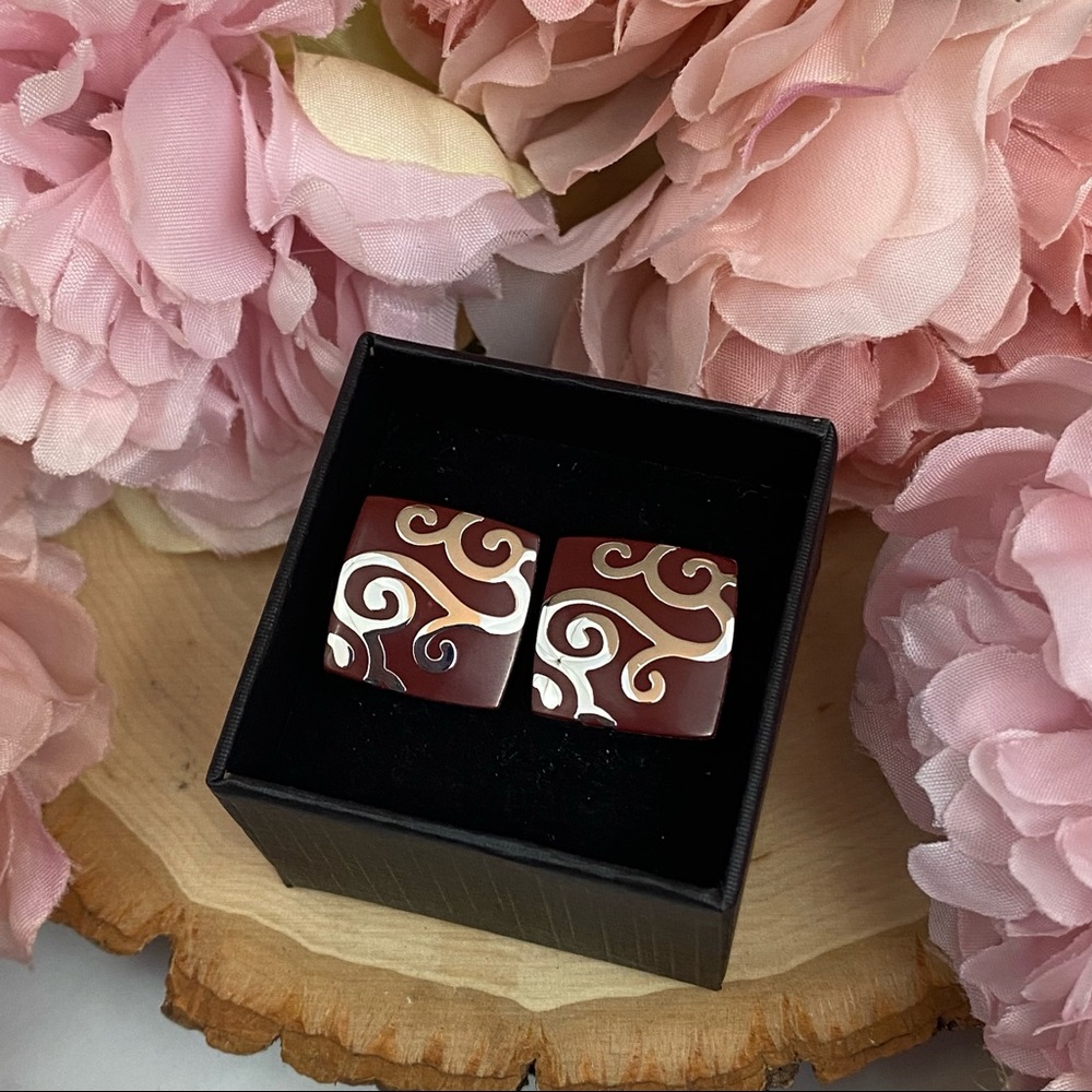 Elegant Coffee and Silver Square Cufflinks - Picture 15 of 16